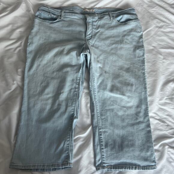 Levi’s Women 311 Shaping Skinny Capri Jeans 22W Mid Rise Stretch Denim - Picture 1 of 8